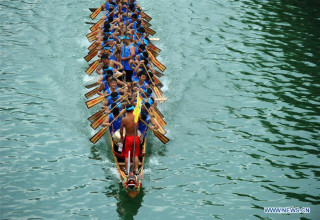 Dragon Boat Races Make Way for Gaokao