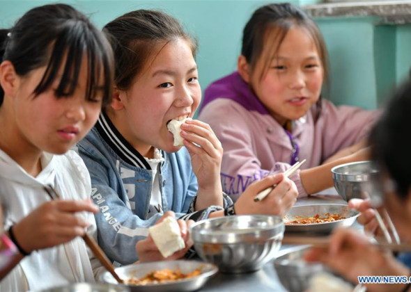Students in China's Dingfan Primary School Enjoy Free, Nutr